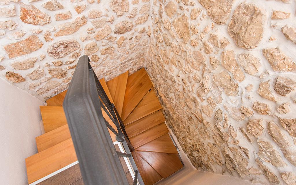 Apartment & Room Antonio Vrbnik Bagian luar foto